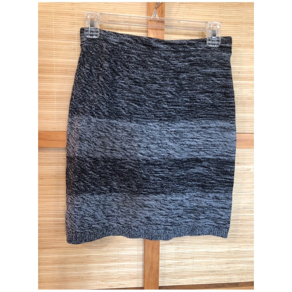 LOFT Grey striped skirt
